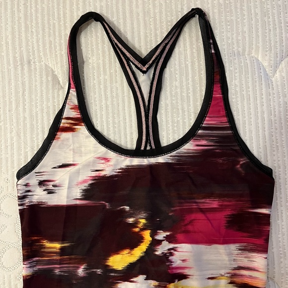 Lululemon women’s tank top - size 04 - Picture 2 of 4
